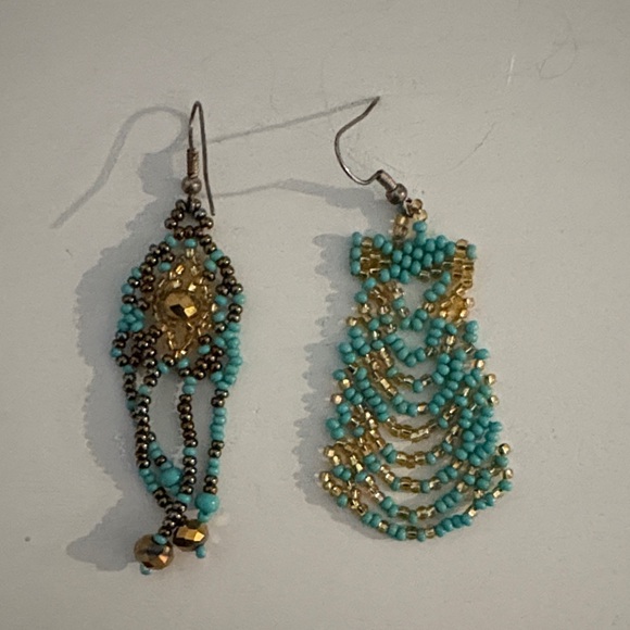 Elegant Beaded Earrings in Turquoise and Gold - Picture 1 of 1